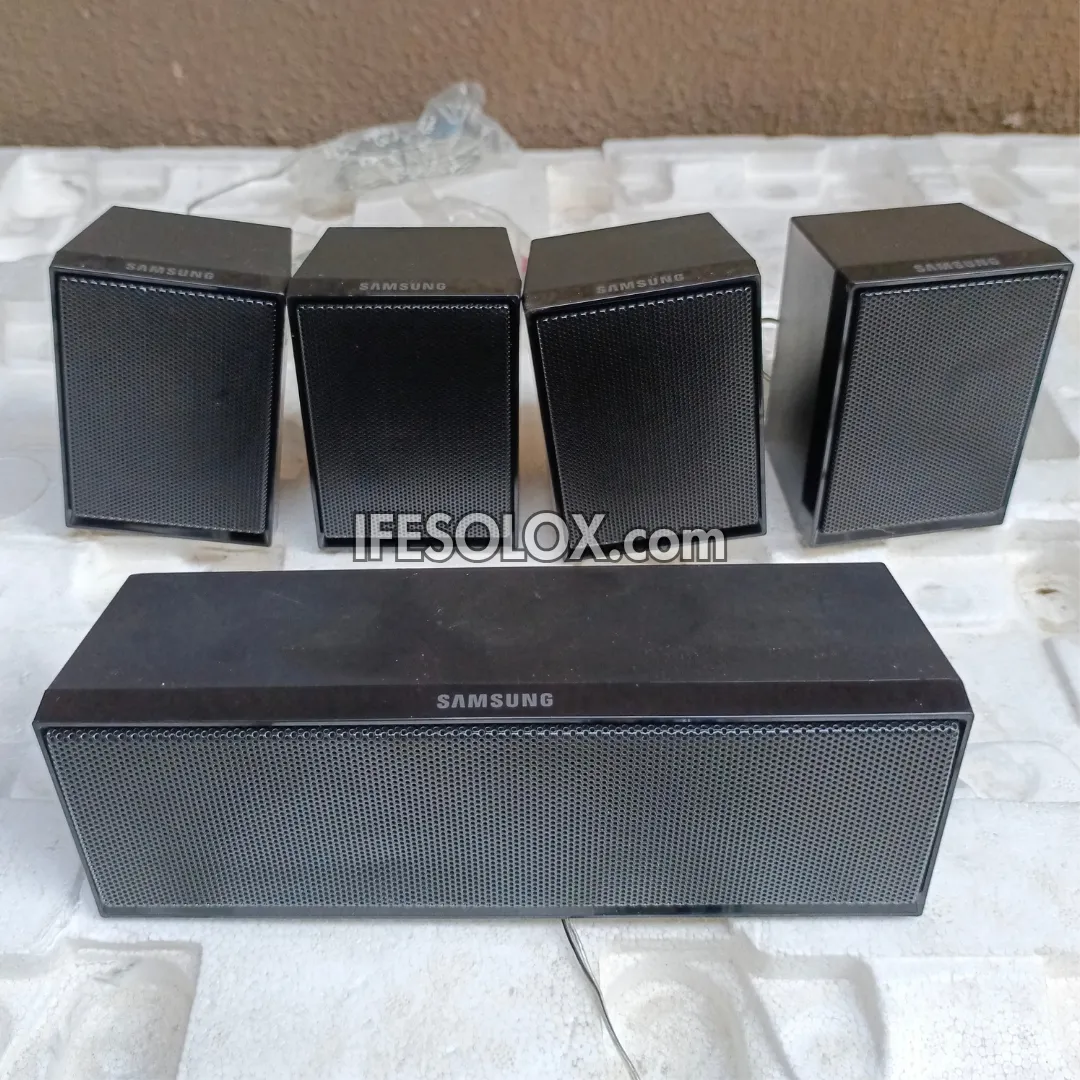 Samsung PS-ES1-1 3 Ohm Satellite Surround Sound Speakers - Complete Home Theater Set - Gently Used