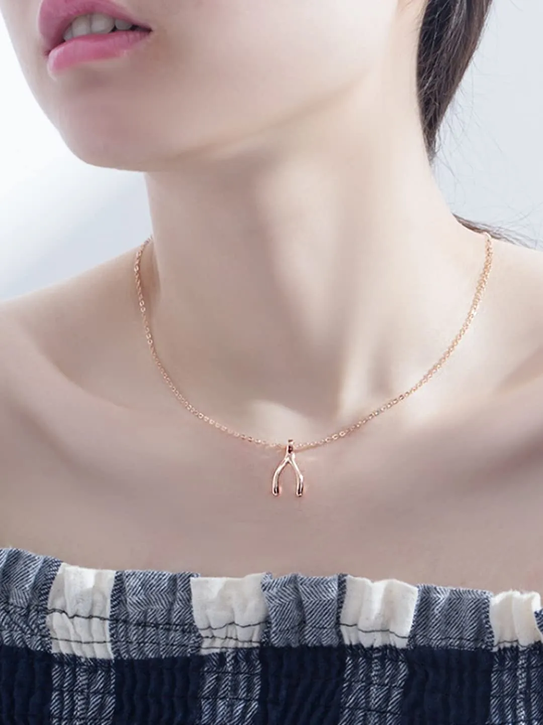 Yellow Chimes Chain Pendant for Women Statement Style Rose Gold Plated Fishbone Charm Chain Pendant Necklace for Women and Girls.